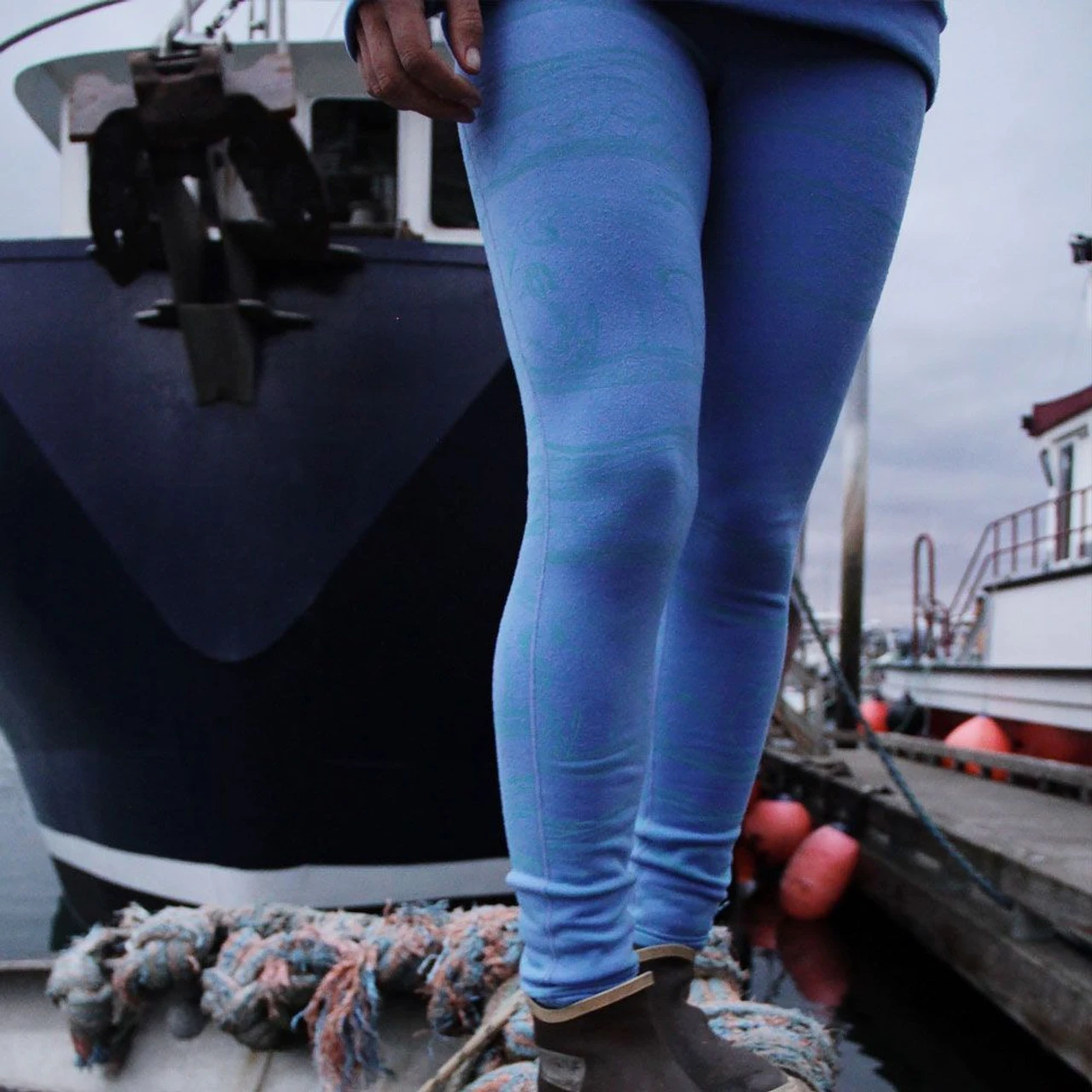 Grundens Maris Fishing Leggings X - Salmon Sisters Print 4 Grundens Maris Fishing Leggings X - Salmon Sisters Print - Image 4